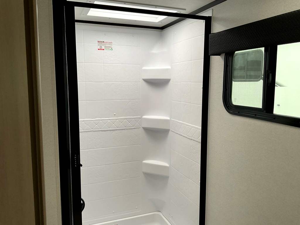2027 JAYCO Jay Feather 25BH - Image 21