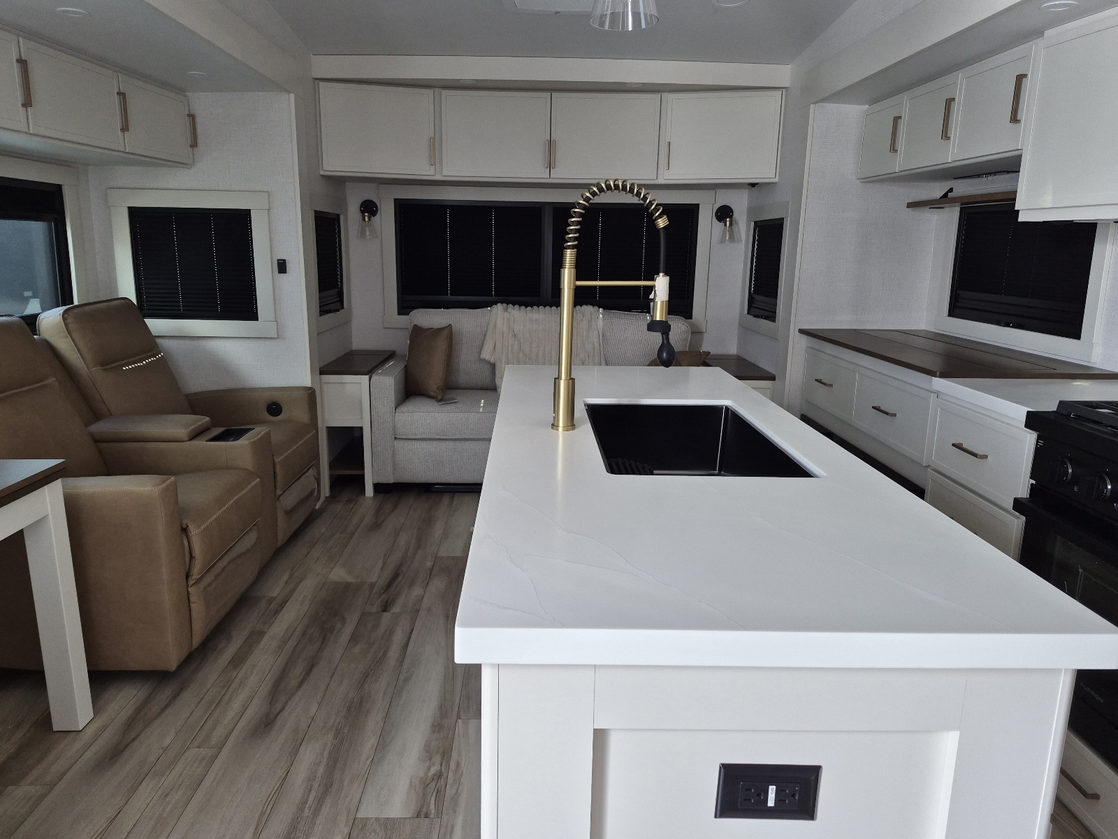 2027 Brinkley RV Model Z 2900 - Image 4