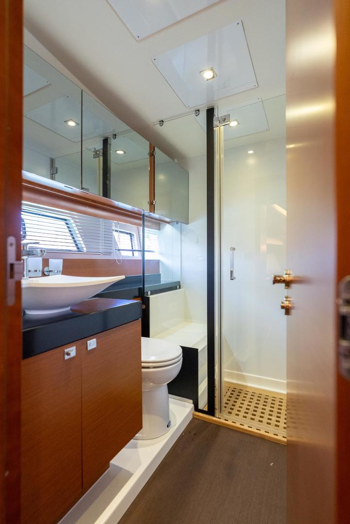 2016 Prestige 550 S - Image 38