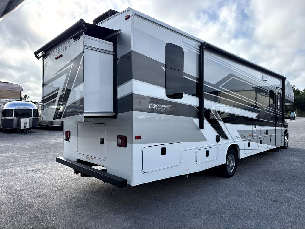 2027 ENTEGRA COACH ODYSSEY 30Z - Image 4