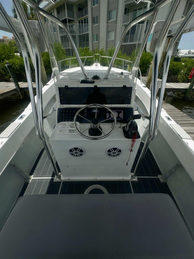 1999 Dusky 256 Center Console - Image 3