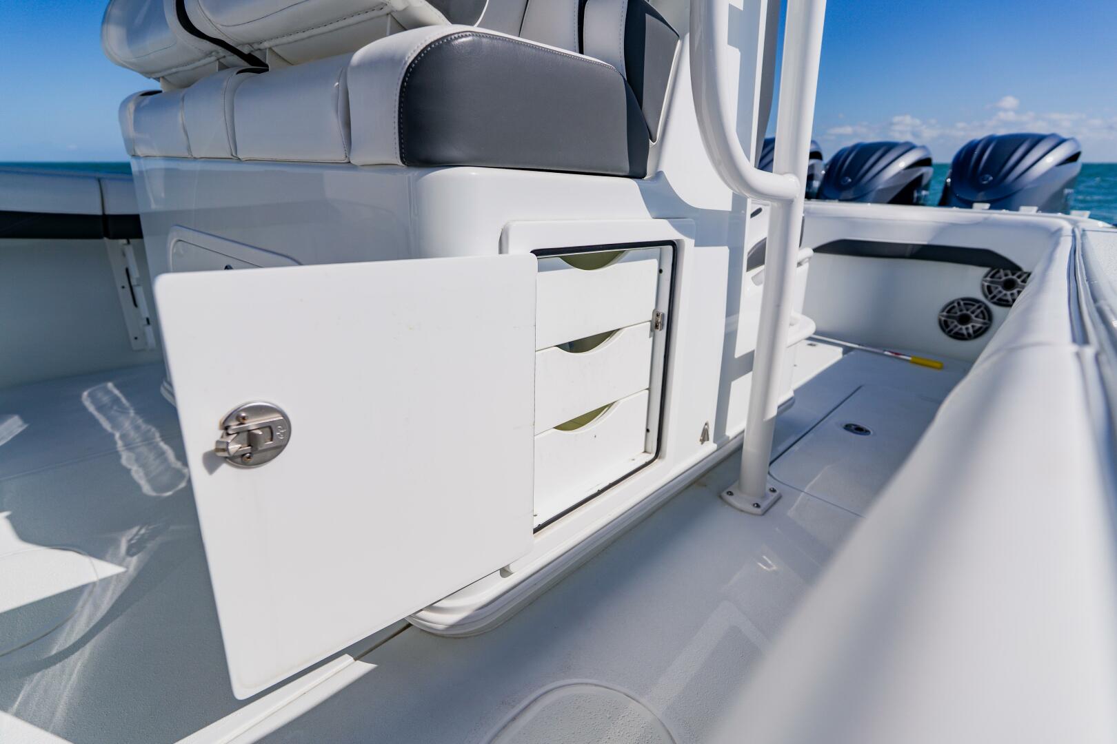 2025 Yellowfin 36 Offshore - Image 36