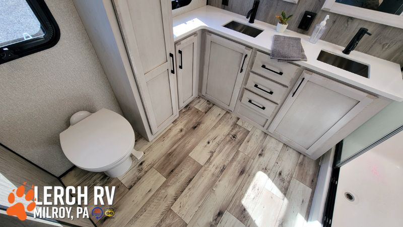 2022 KZ RV Durango Gold G387FLF - Image 43