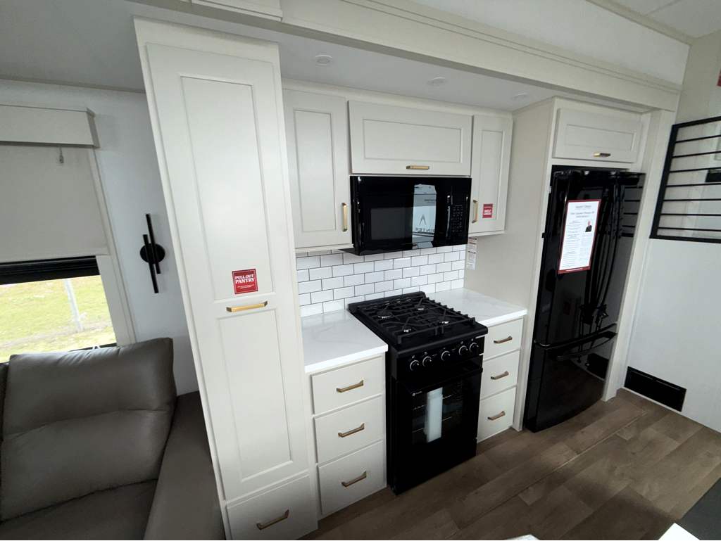 2026 GRAND DESIGN FOUNDATION 42GD - Image 11