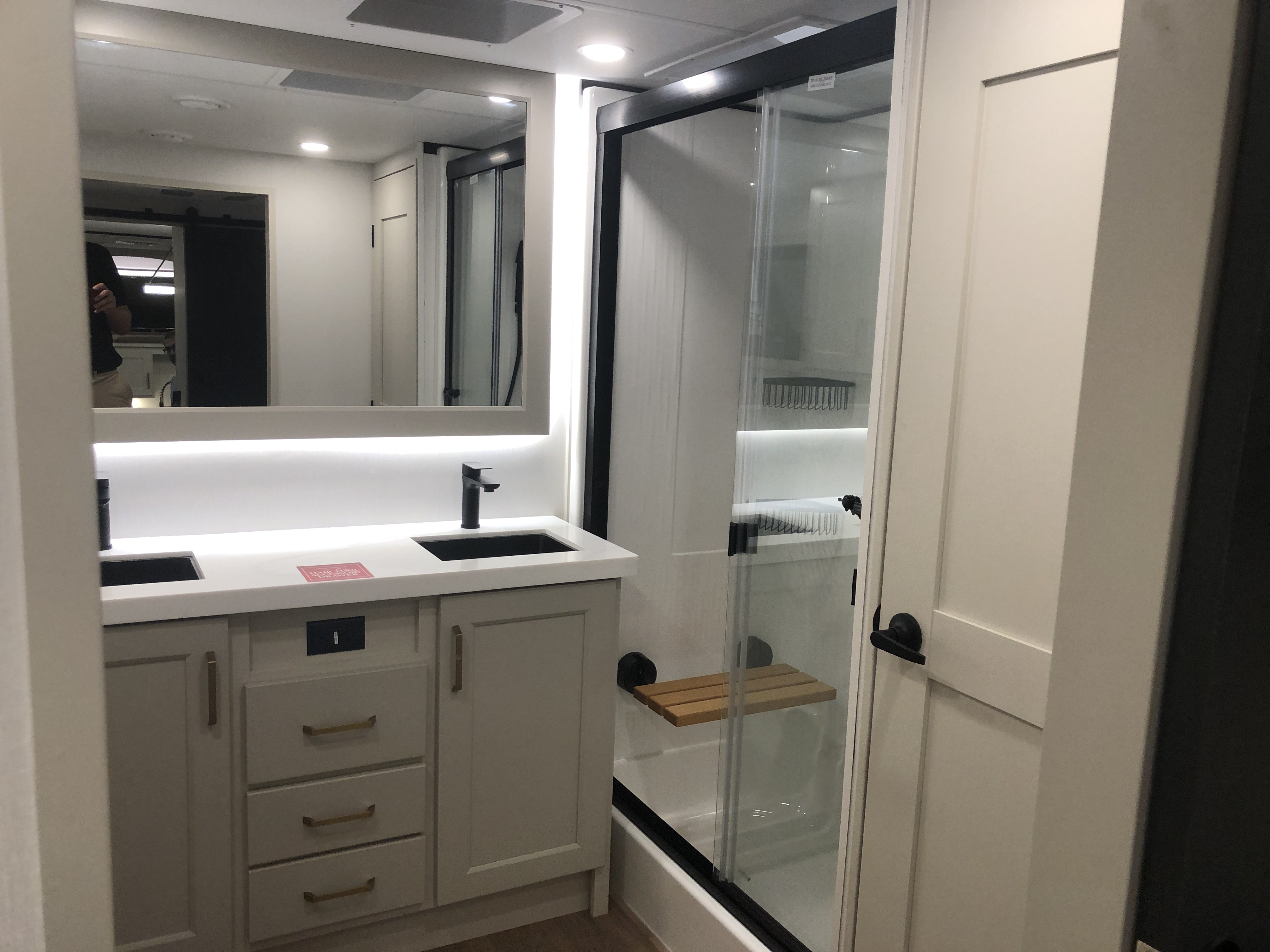 2027 Grand Design Solitude 380FL - Image 20