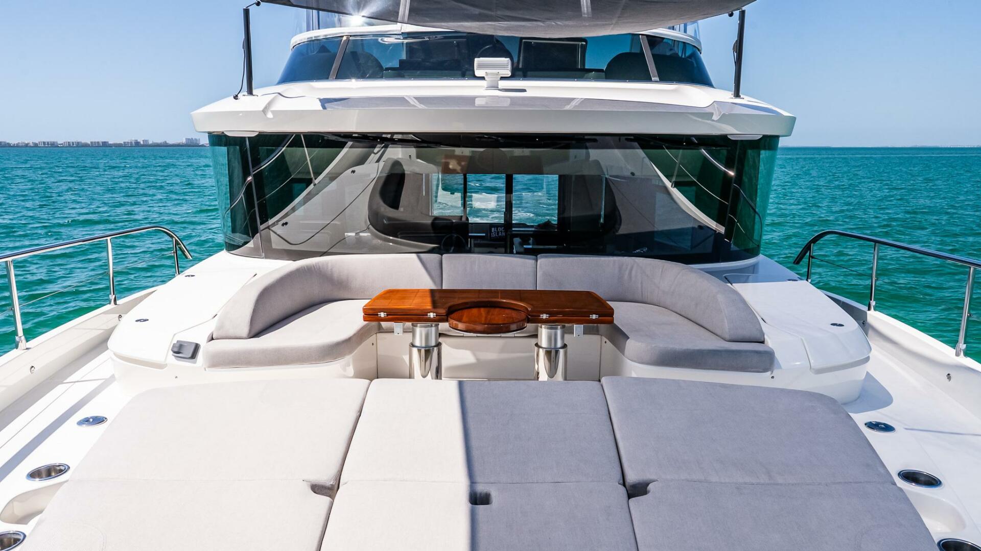 2022 Absolute Navetta 64 - Image 25