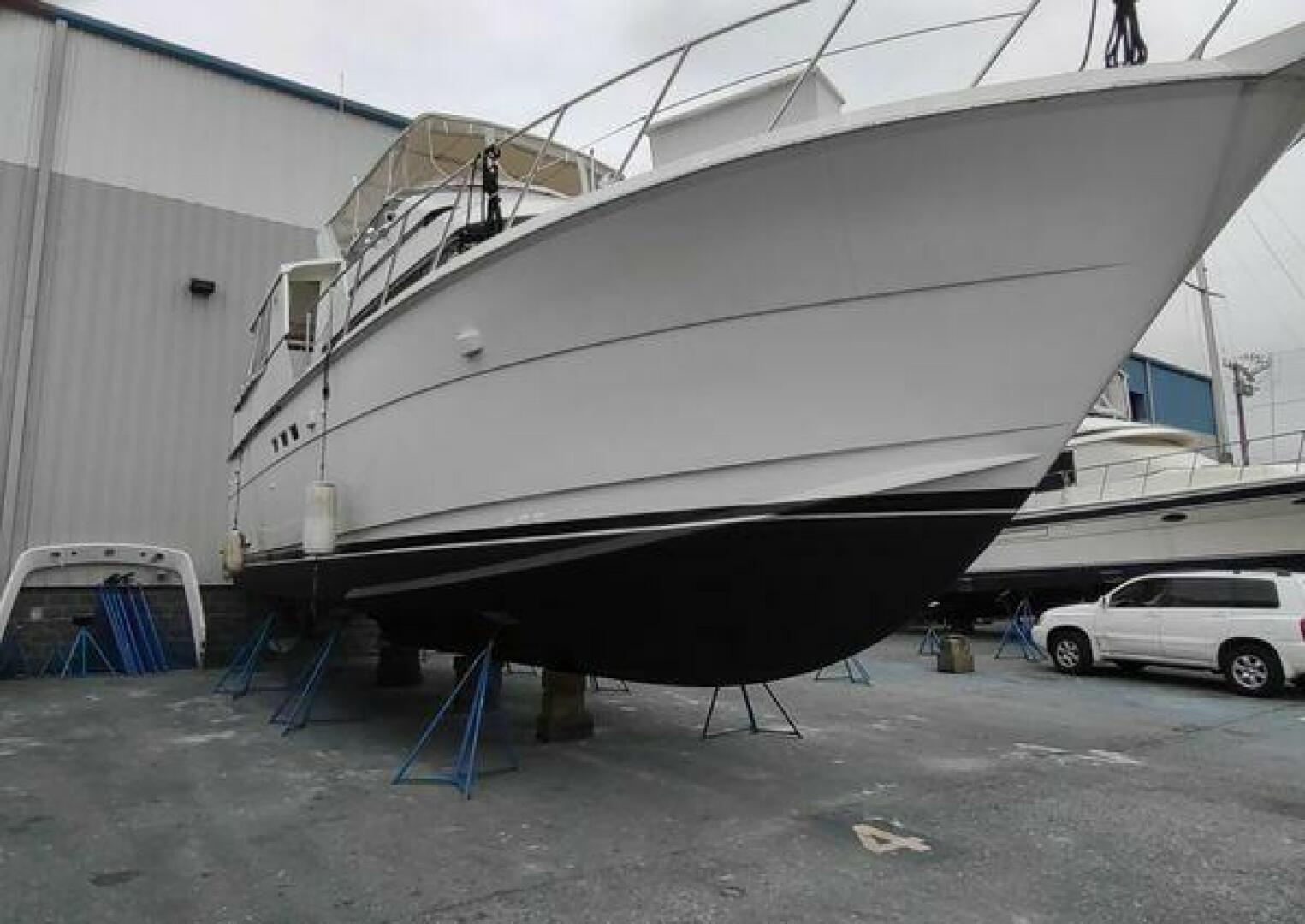 1996 Hatteras 50' Sport Deck - Image 9