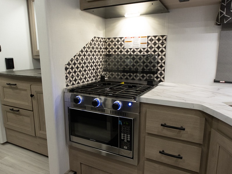 2025 Forest River Sunseeker 3050S - Image 18