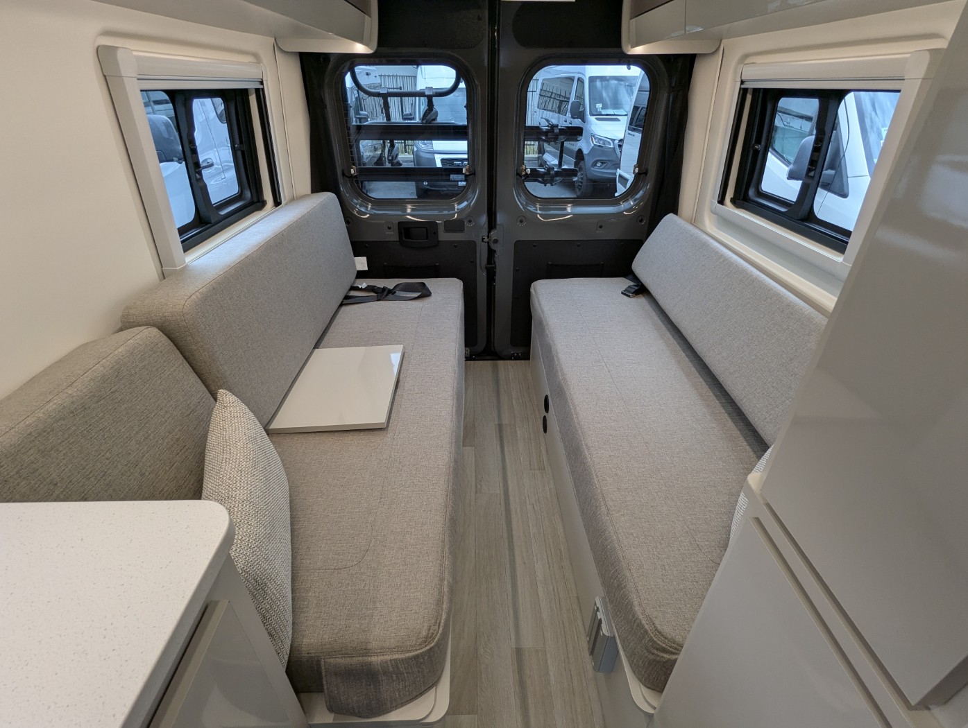 2027 Thor Motor Coach Tellaro 20U - Image 21