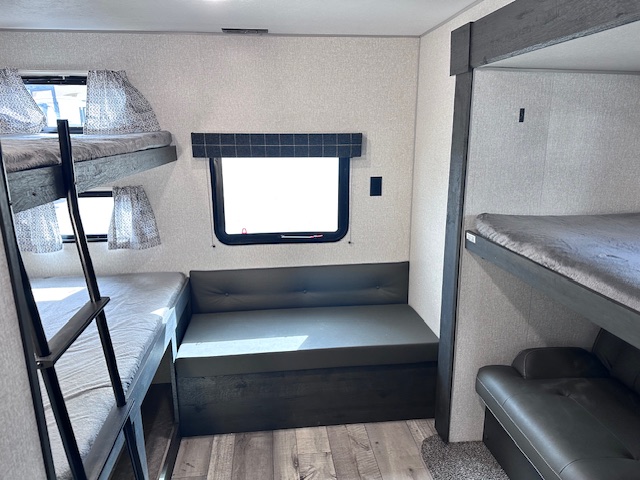 2022 KZ RV Sportsmen SE 332BHKSE - Image 15