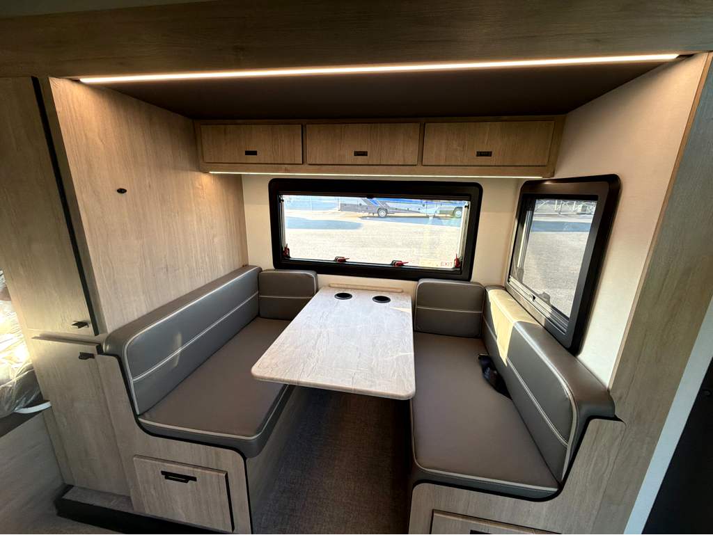 2027 Grand Design Lineage Series M 25FW - Image 19