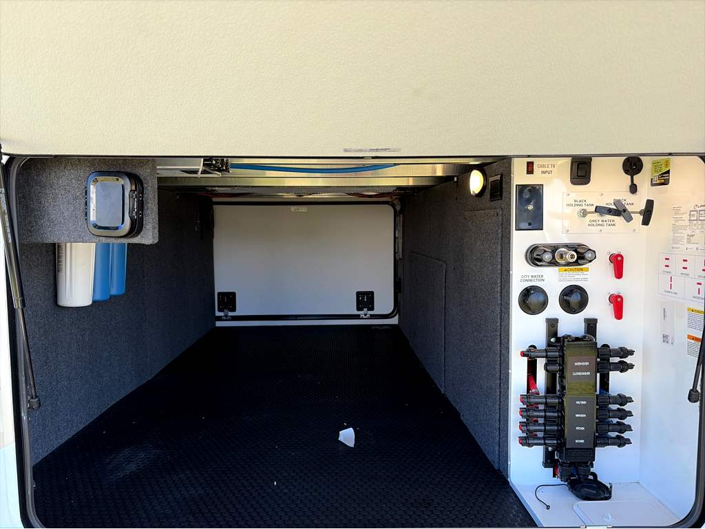 2027 JAYCO PINNACLE 39FBRL - Image 5