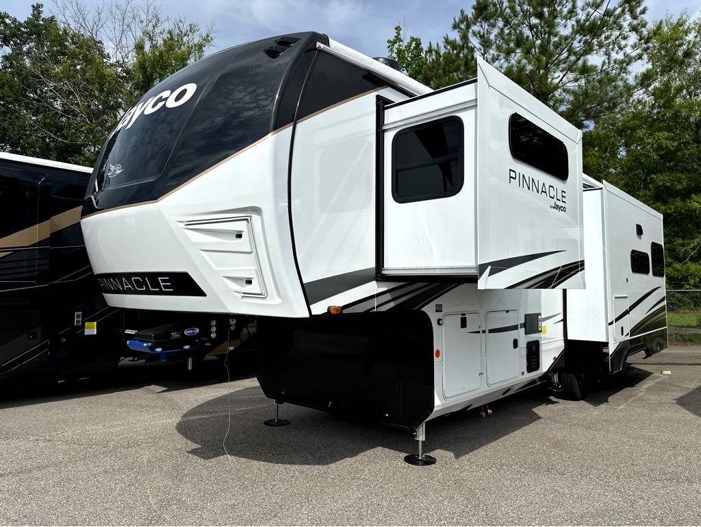 2027 JAYCO PINNACLE 32RLTS - Image 2