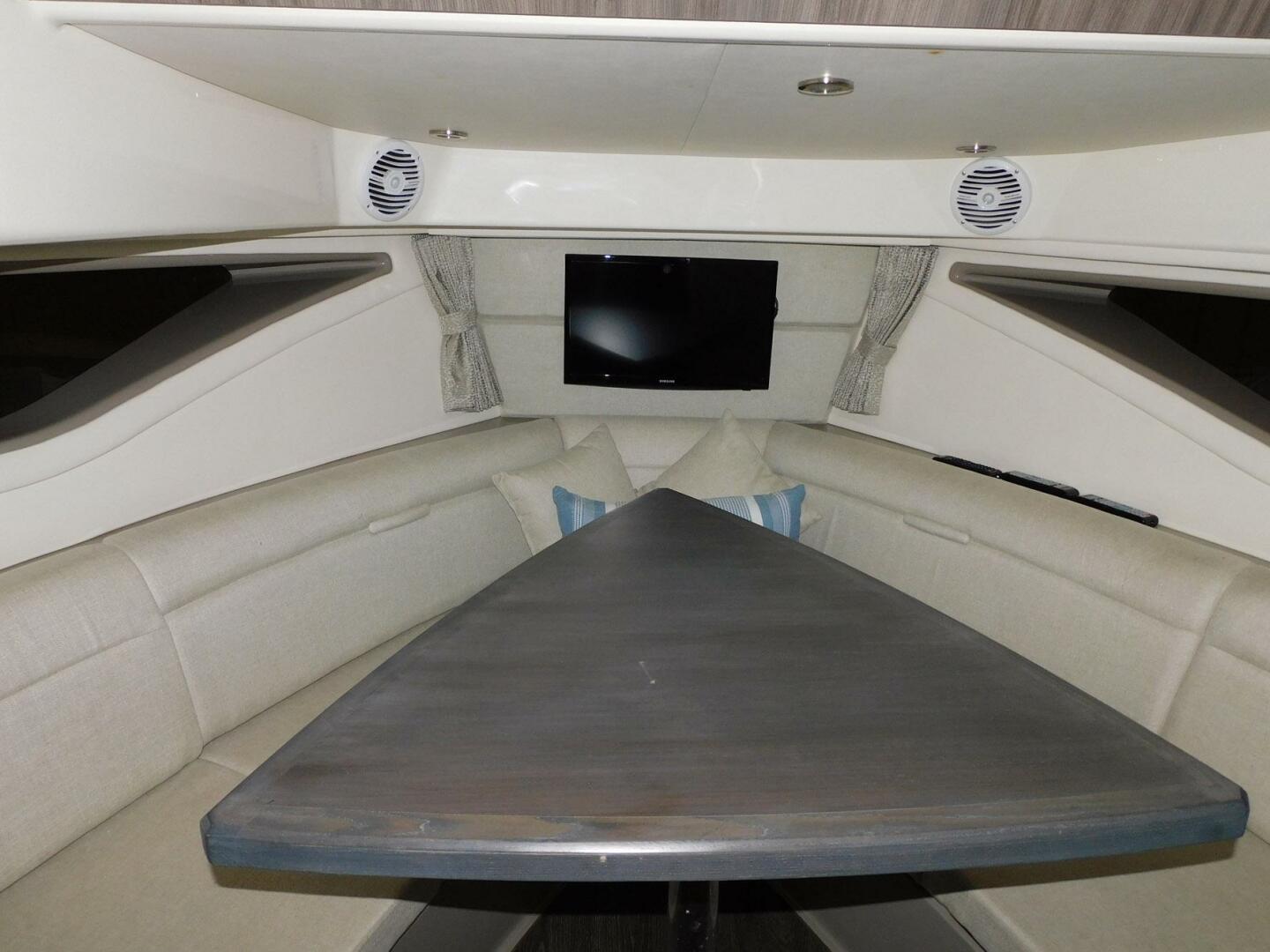 2018 Sea Ray Sundancer 320 - Image 11