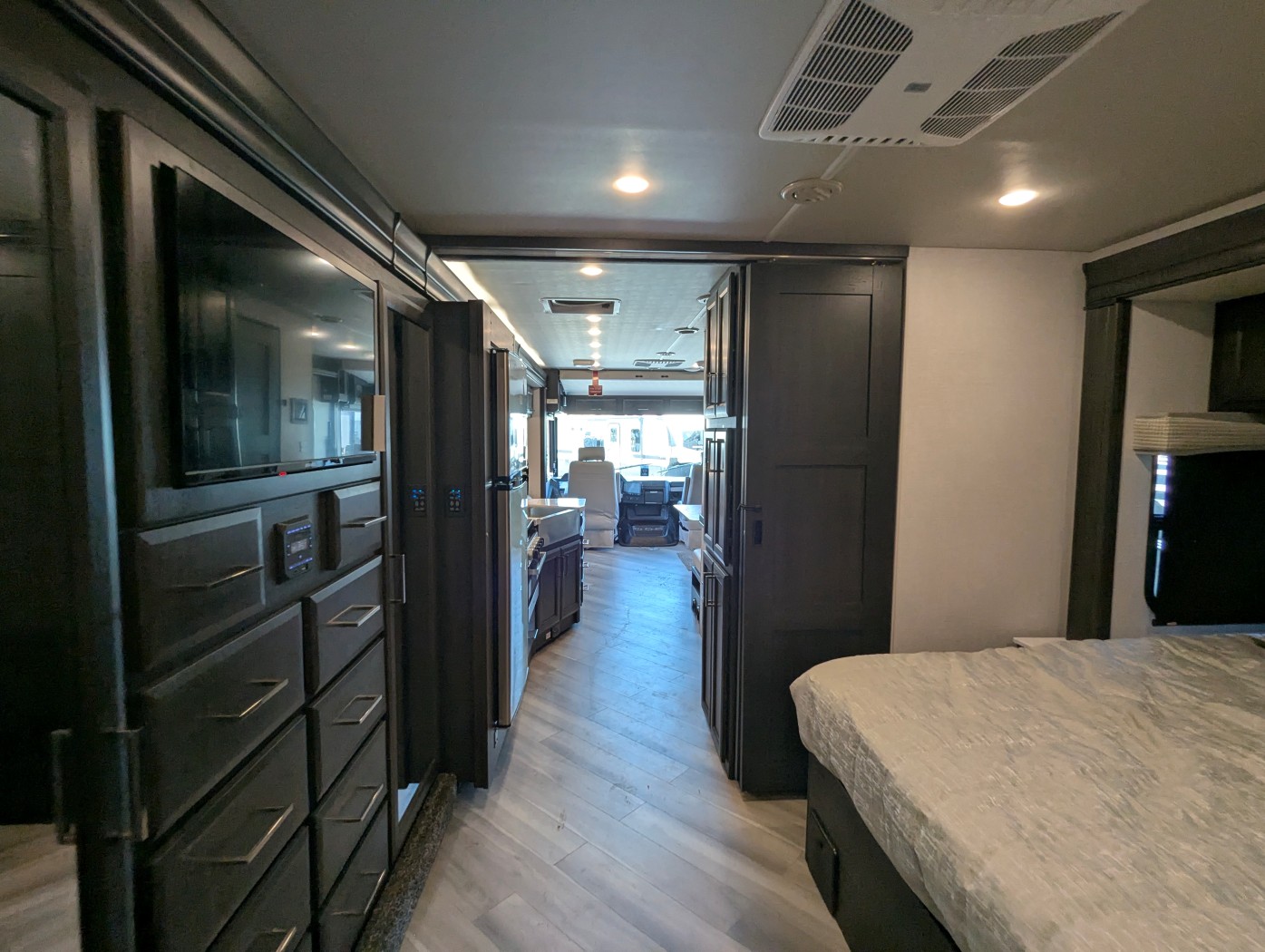 2026 Holiday Rambler Invicta 36Y - Image 45