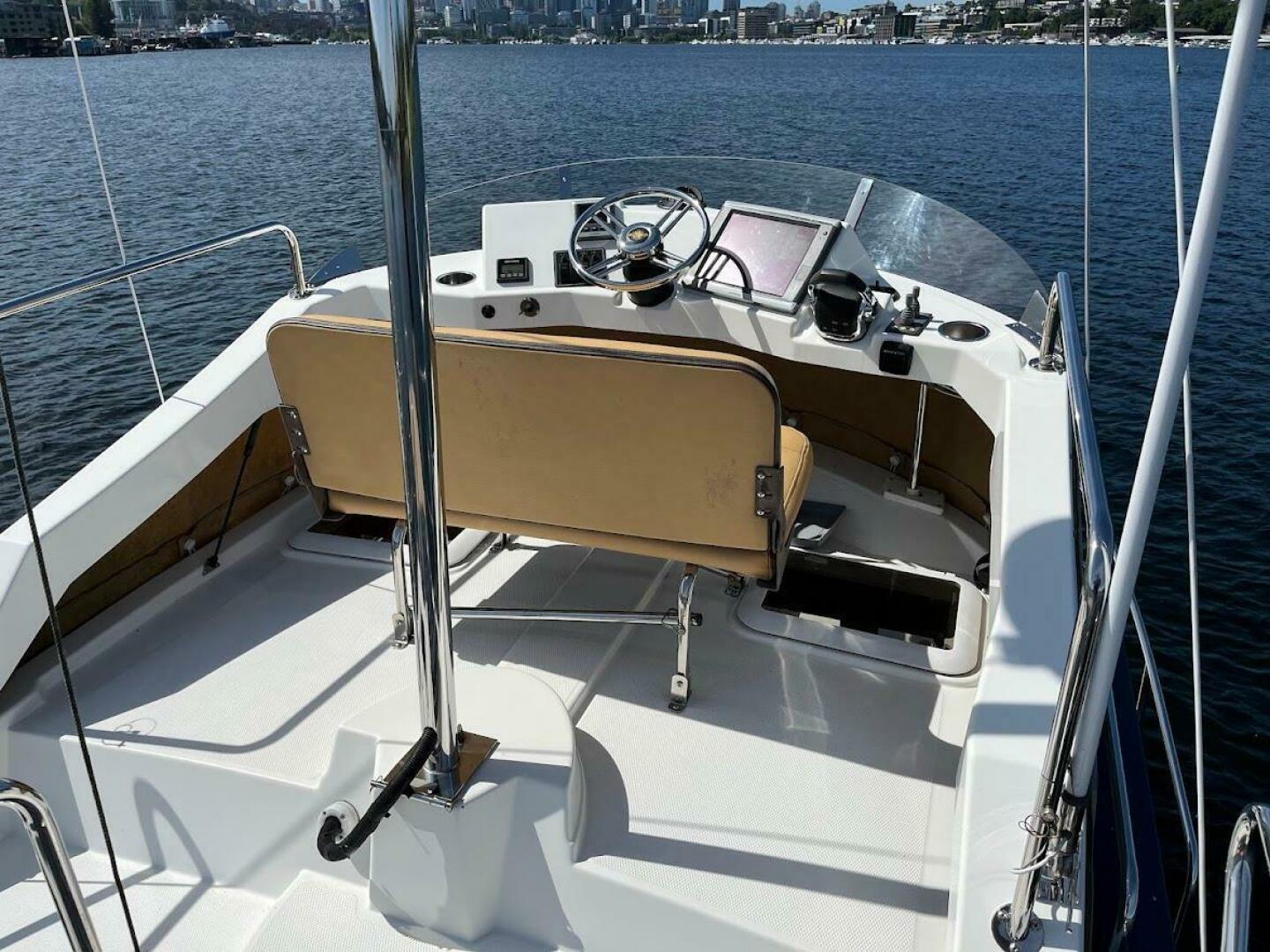 2013 Ranger Tugs R-31 CB - Image 17