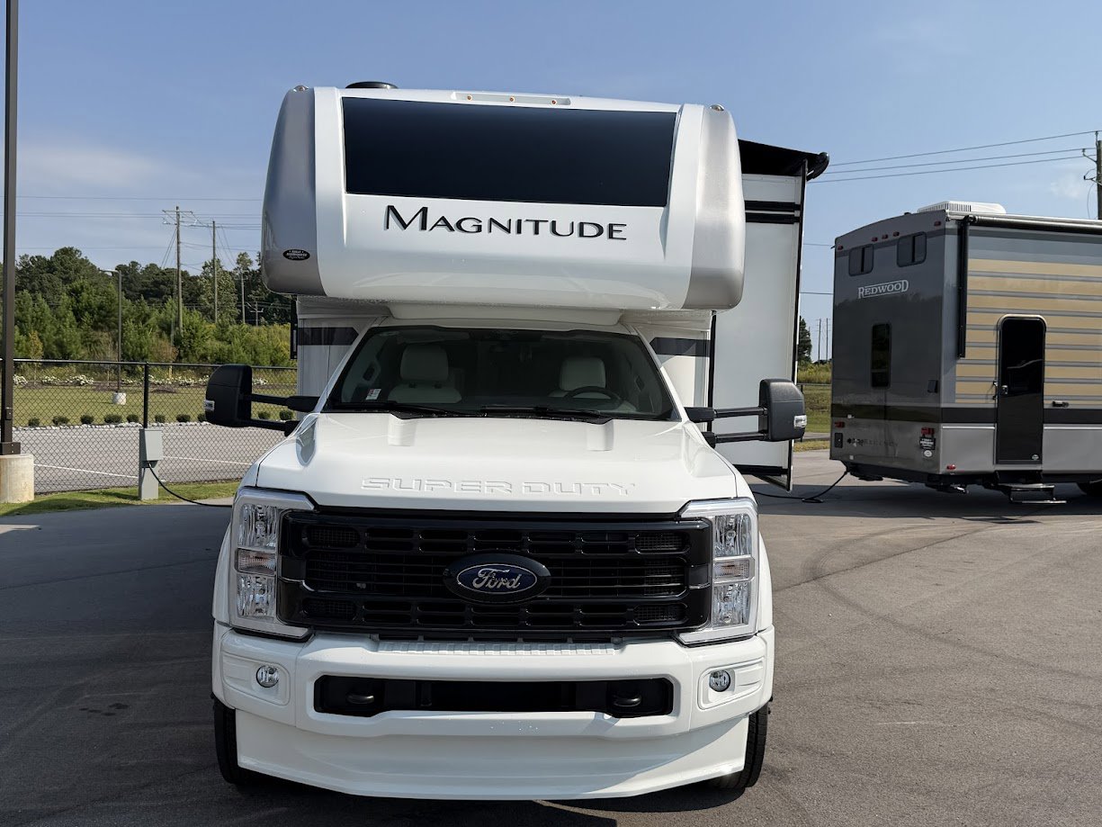 2026 THOR MOTOR COACH MAGNITUDE GRAND X32 - Image 2