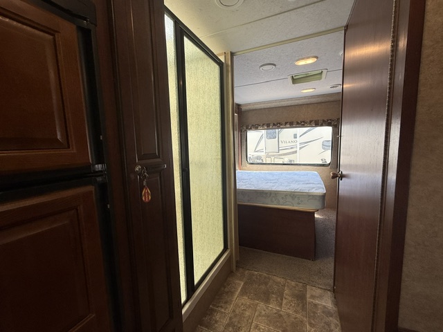2015 Forest River Sunseeker 3010DS - Image 10