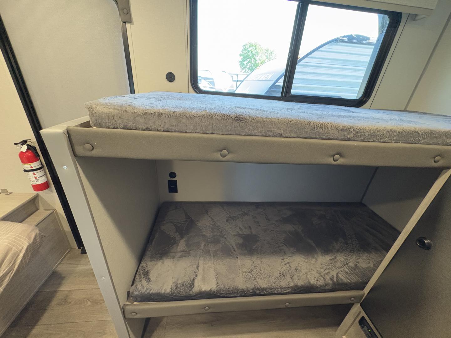 2025 Coachmen Catalina Summit Series 7 134BHX - Image 12