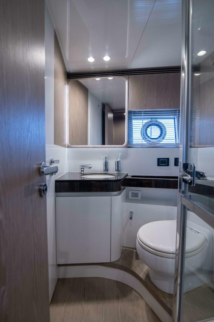 2019 Azimut S7 - Image 39