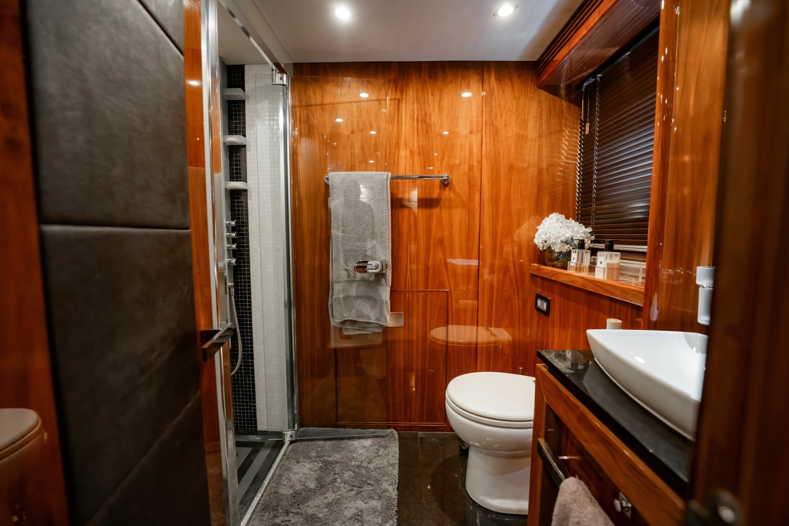 2010 Sunseeker 34 Metre Yacht - Image 56