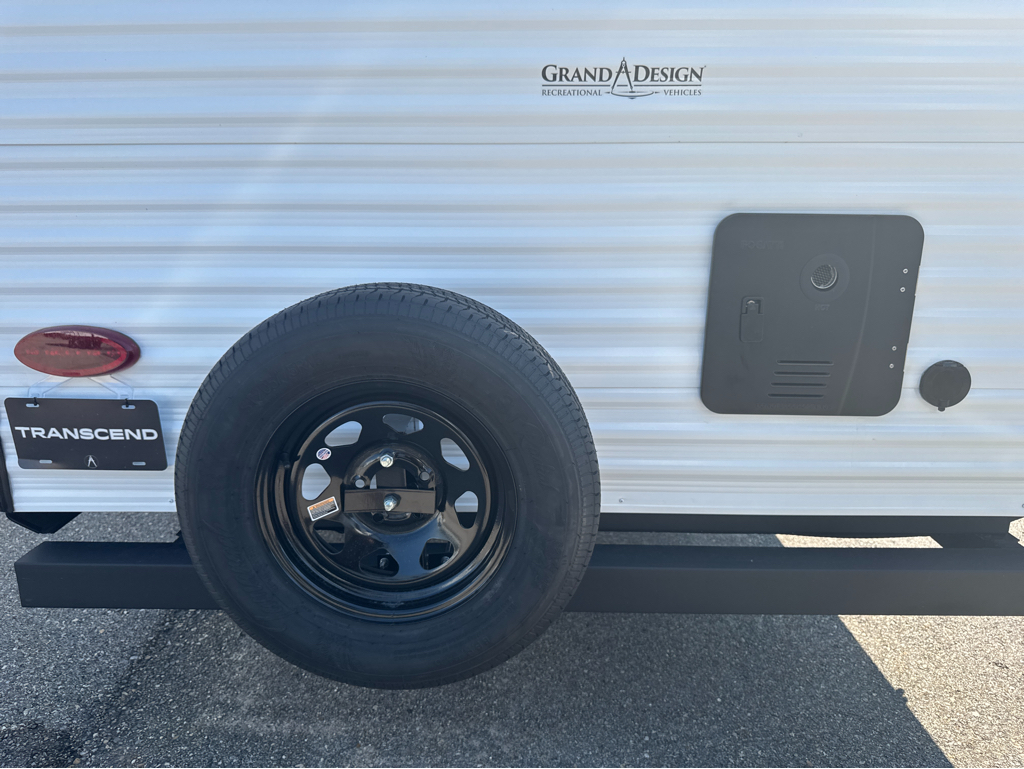 2027 GRAND DESIGN TRANSCEND 26BHX - Image 18