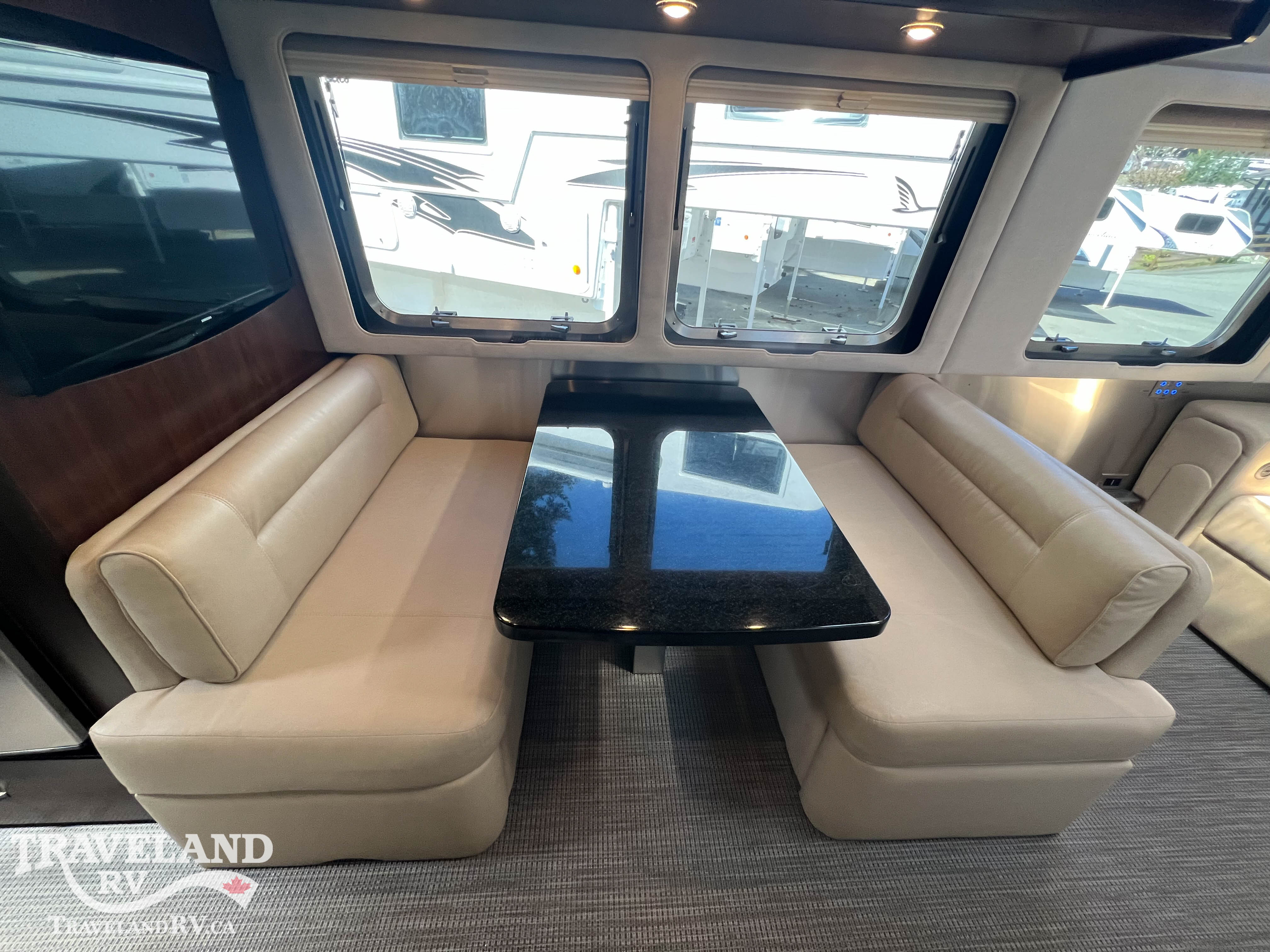2020 Airstream Classic 30RB Twin - Image 11