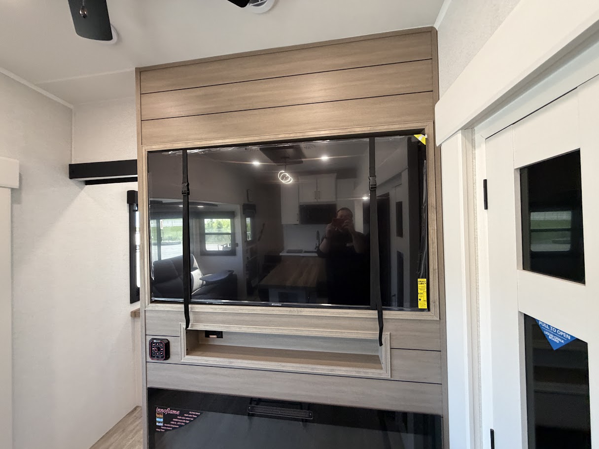 2027 JAYCO EAGLE 367TBTS - Image 25