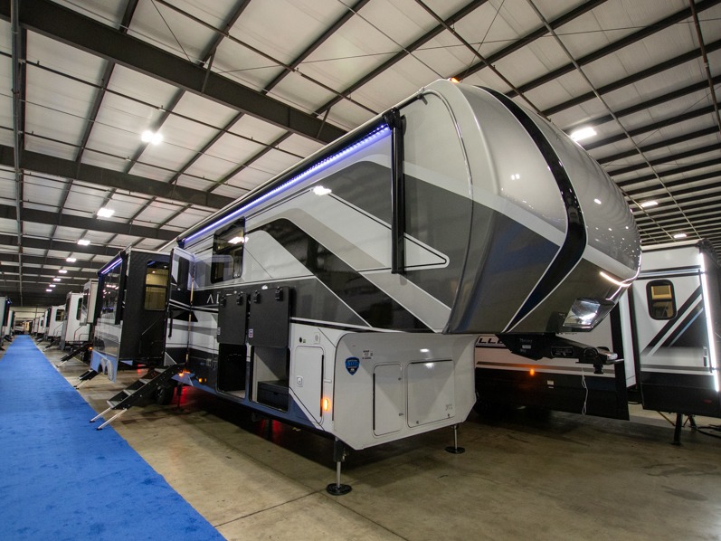 2025 Keystone Alpine