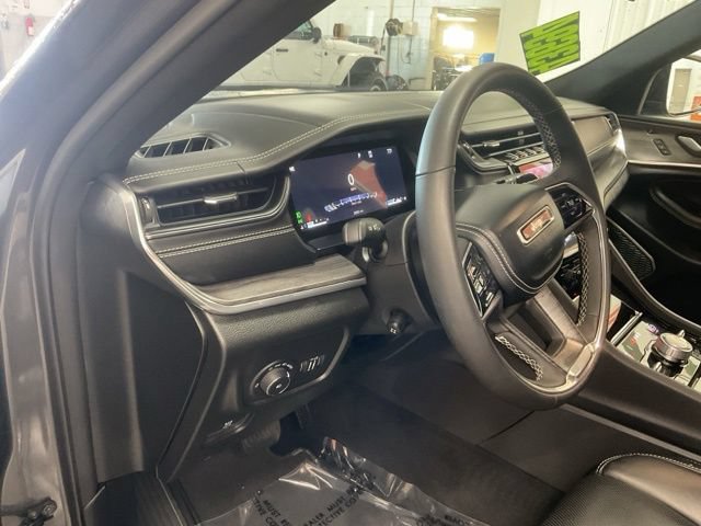 2025 Jeep Grand Cherokee L Overland 4X4 - Image 15