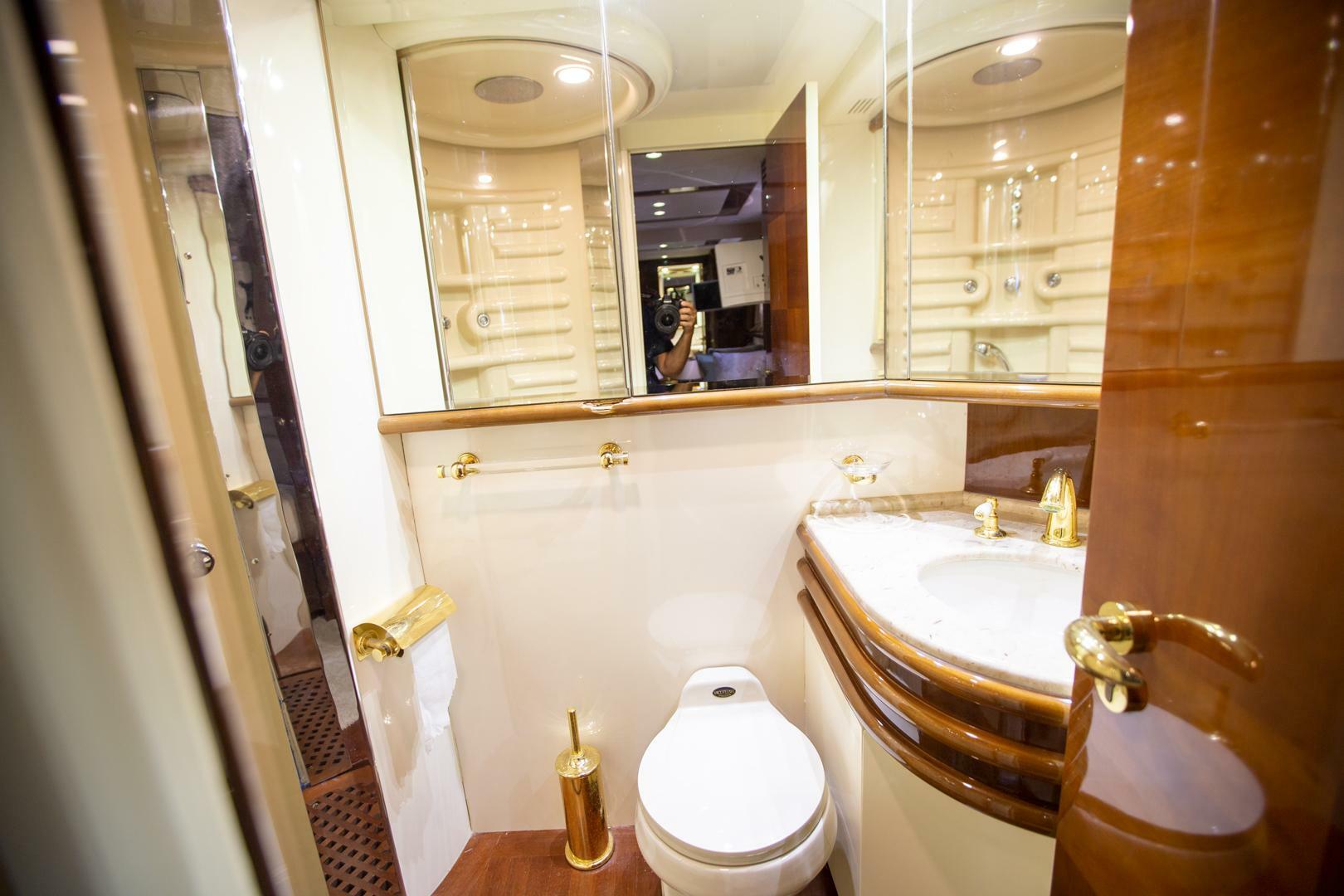 2003 Azimut 74 Solar - Image 14