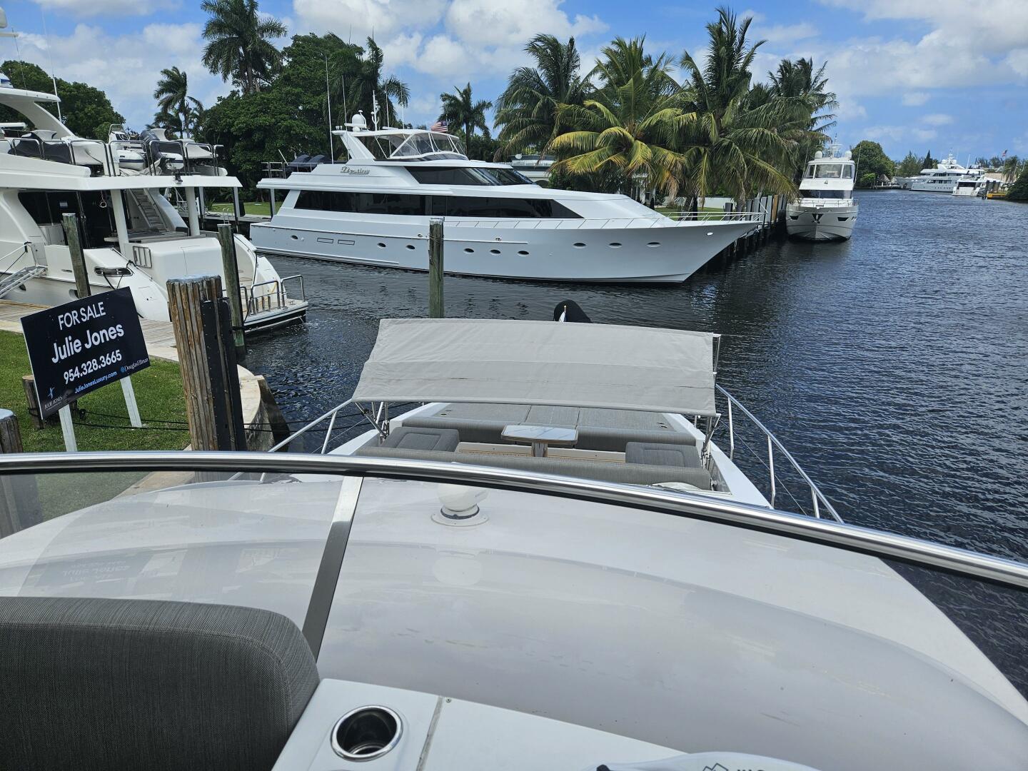 2022 Azimut 66 - Image 29