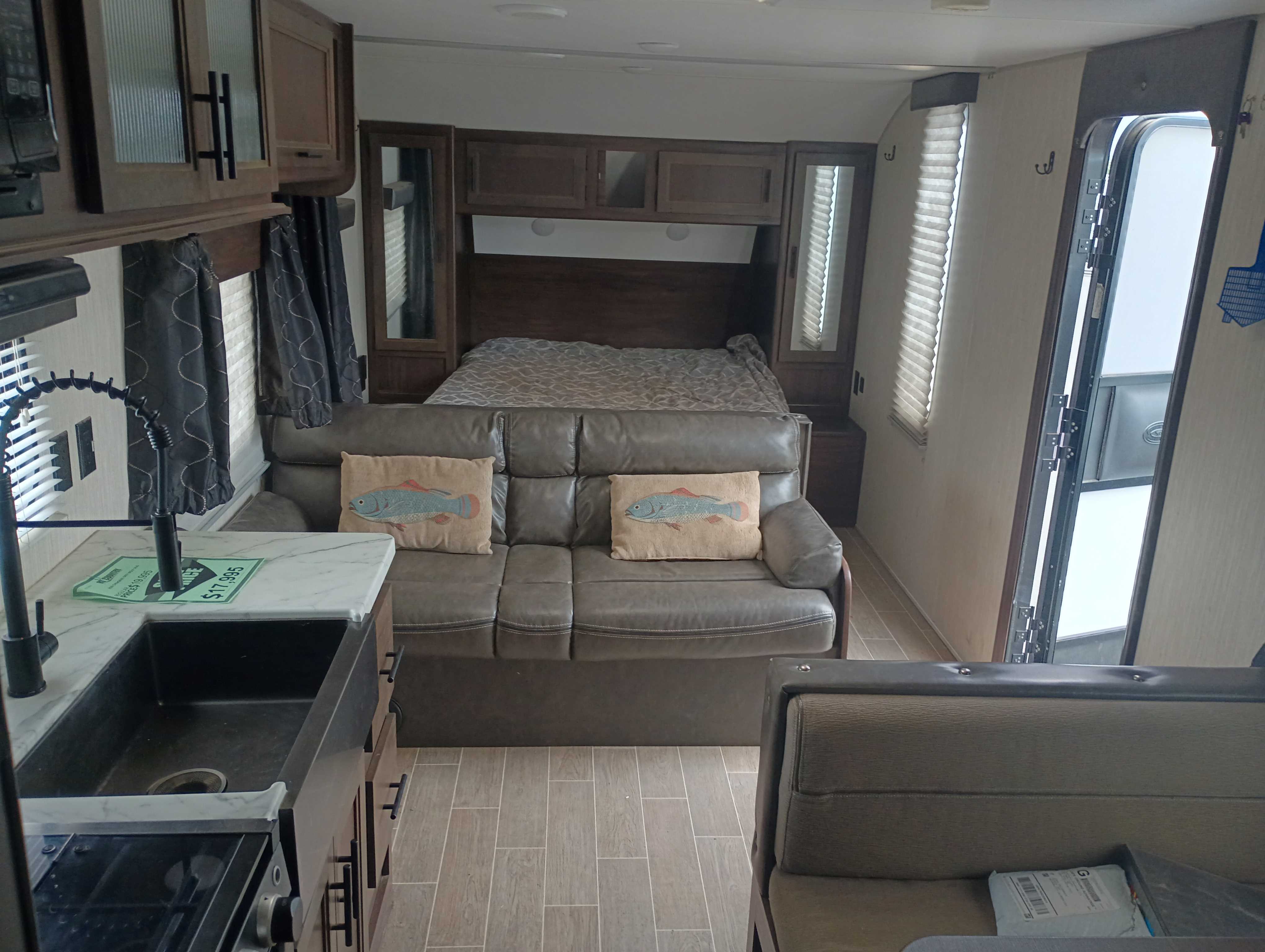 2020 Forest River Cherokee Grey Wolf 24JS - Image 11