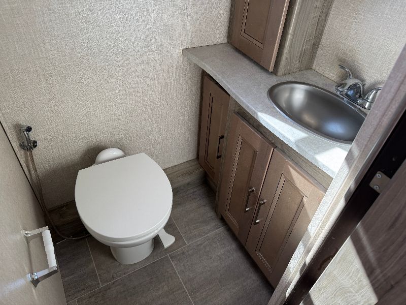 2021 Coachmen Sportscoach SRS 339DS - Image 17