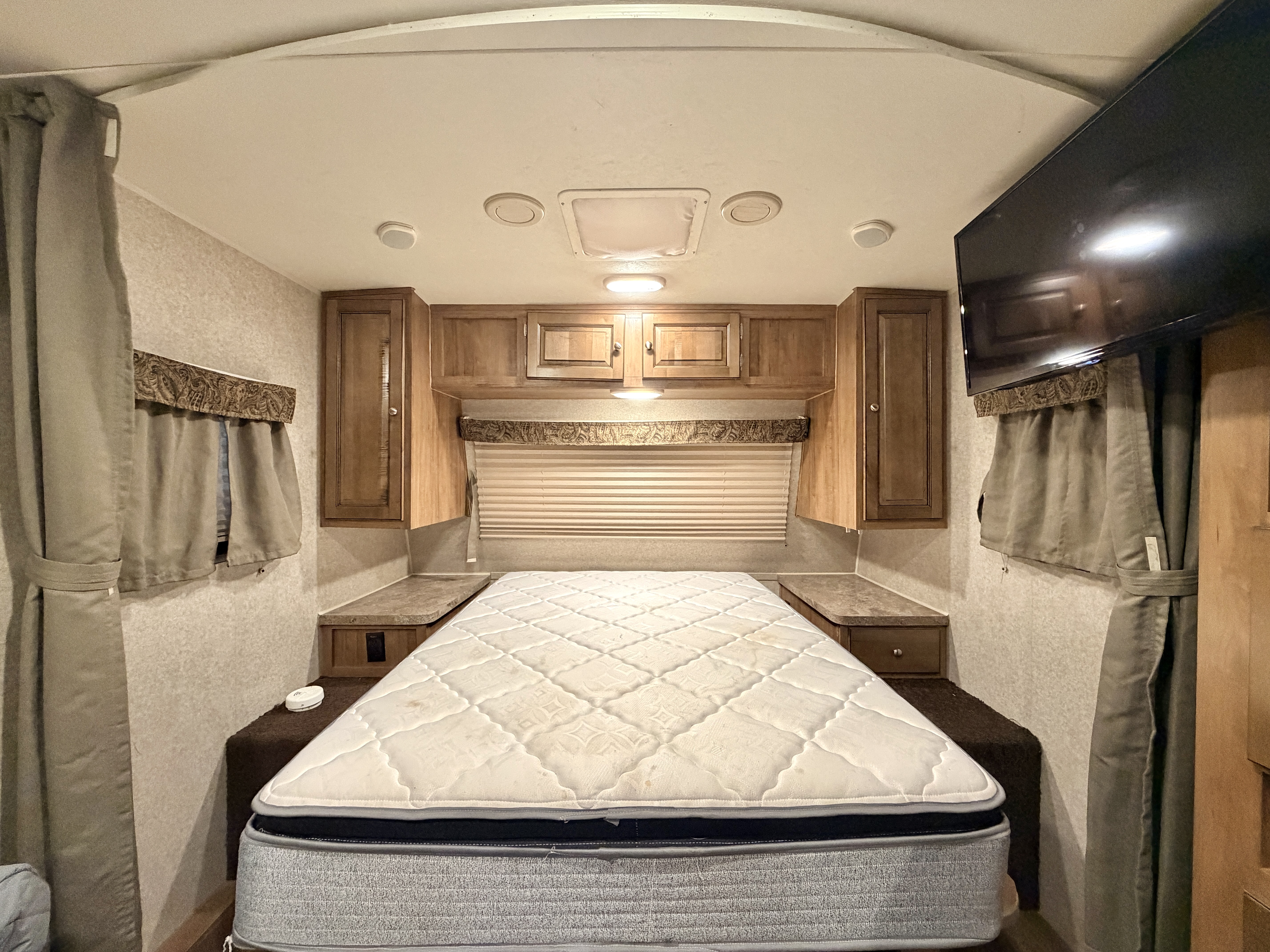 2016 Forest River Rockwood Mini Lite 2109S - Image 9
