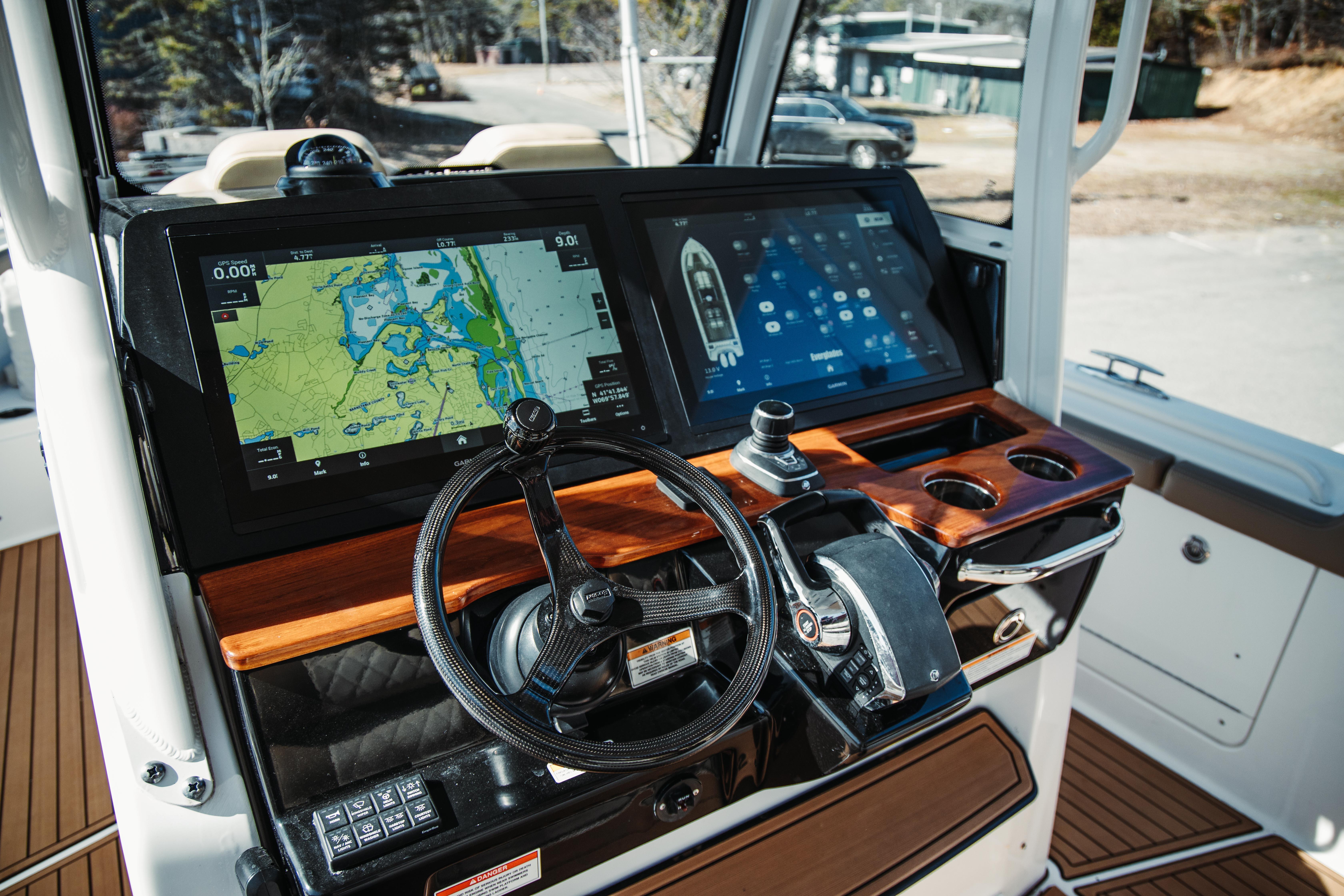 2024 Everglades 315 Center Console Standard - Image 44