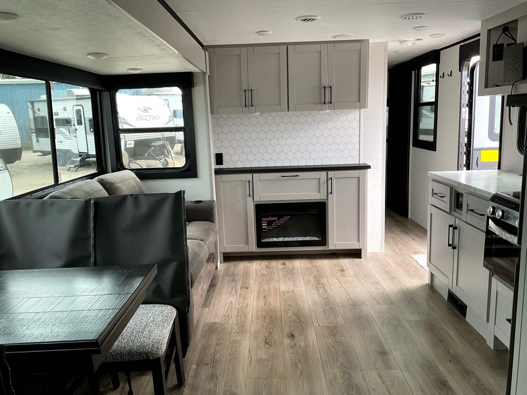2026 JAYCO Jay Feather 29 QBH - Image 9