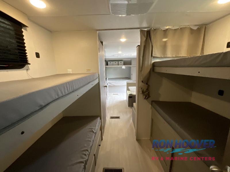 2025 COACHMEN VIKING 25QBH - Image 21