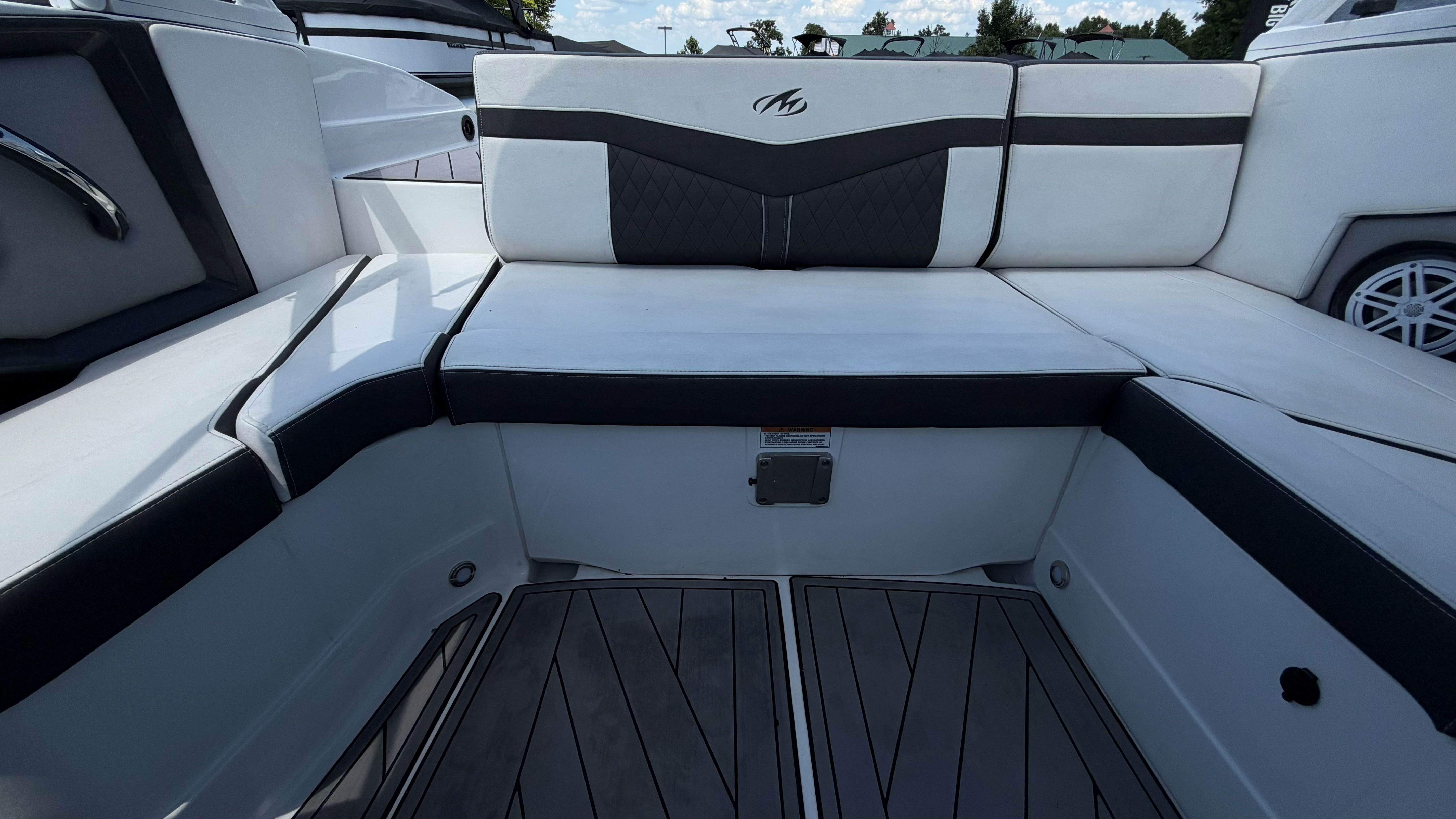 2023 Monterey 238 Super Sport - Image 23
