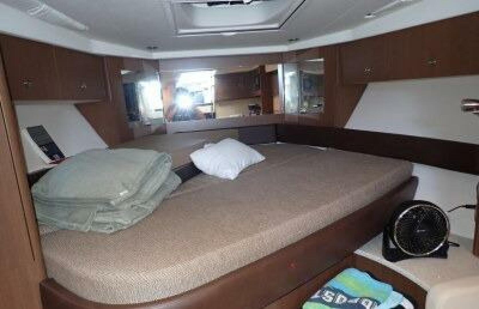 2016 Sea Ray Sundancer 350 - Image 98
