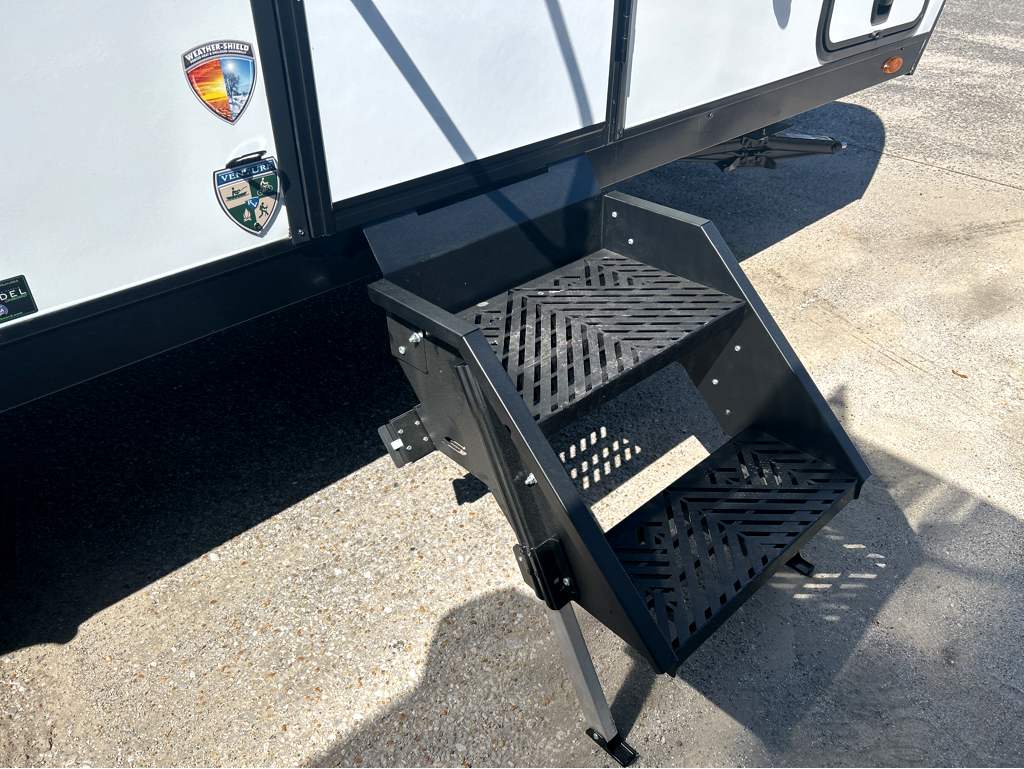 2026 VENTURE RV SPORTTREK STINGER 222VUD - Image 6