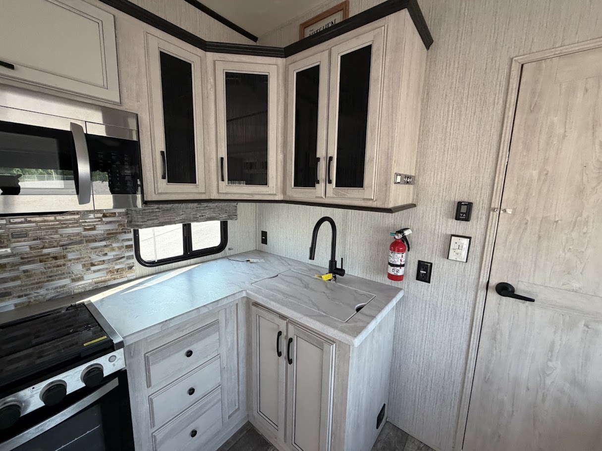 2022 FOREST RIVER SANDPIPER 330BH - Image 24