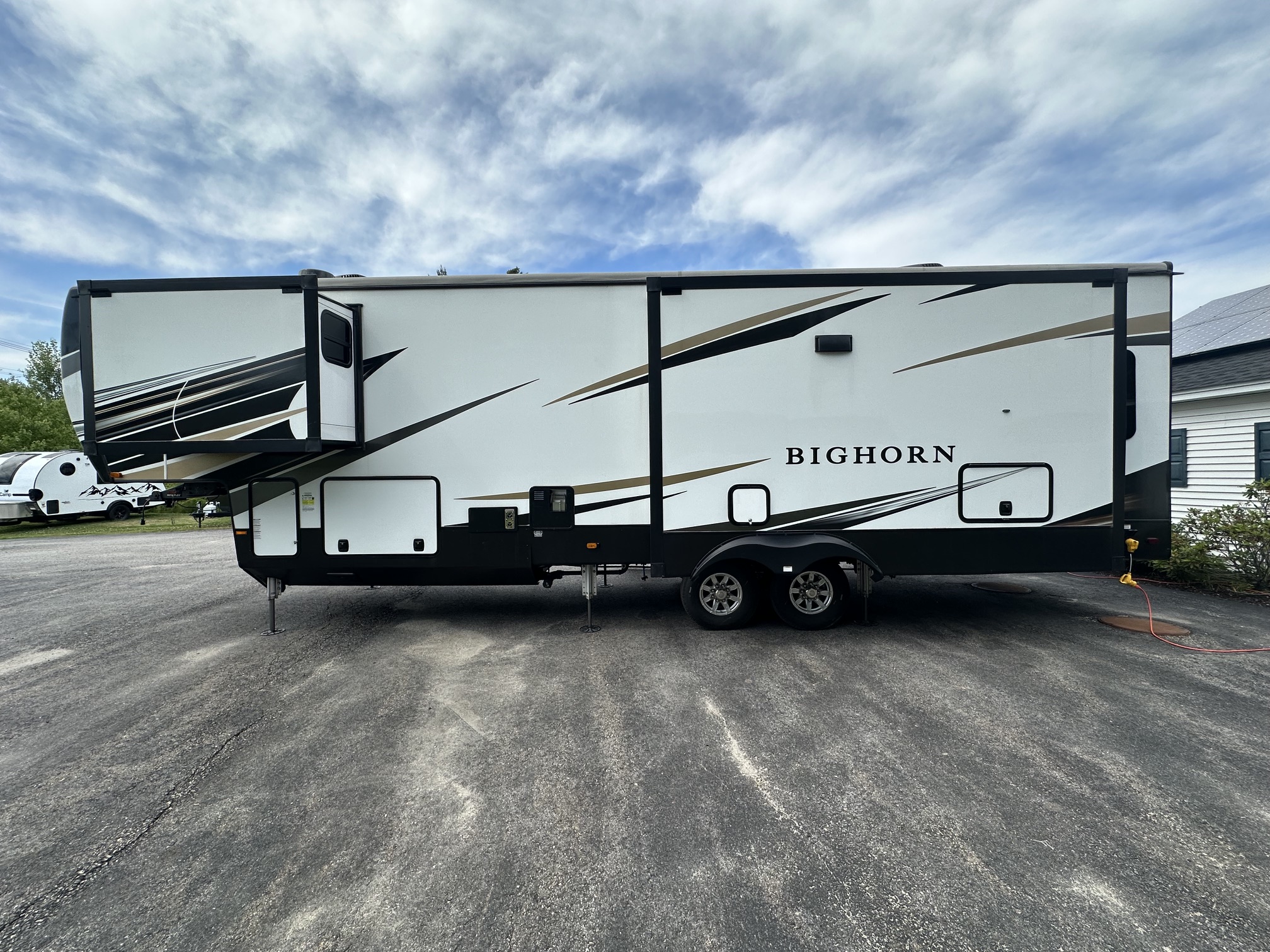 2022 Heartland RV Bighorn 3300DL - Image 2