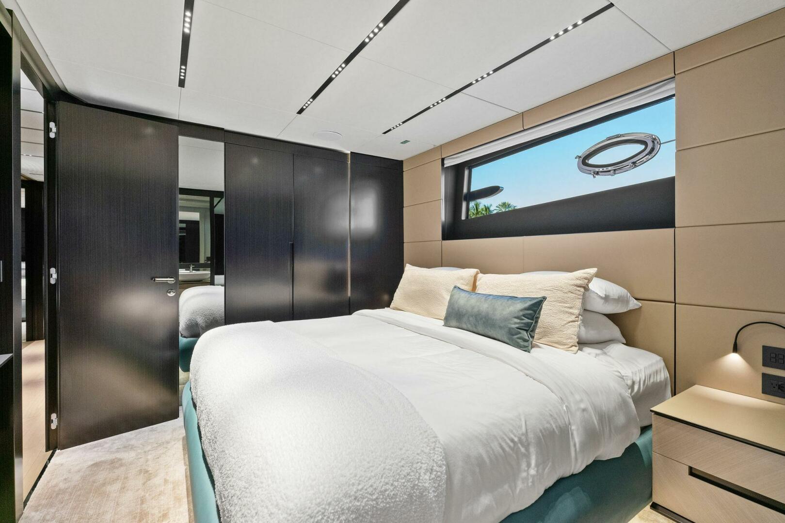 2023 Pershing GTX Motoryacht - Image 84