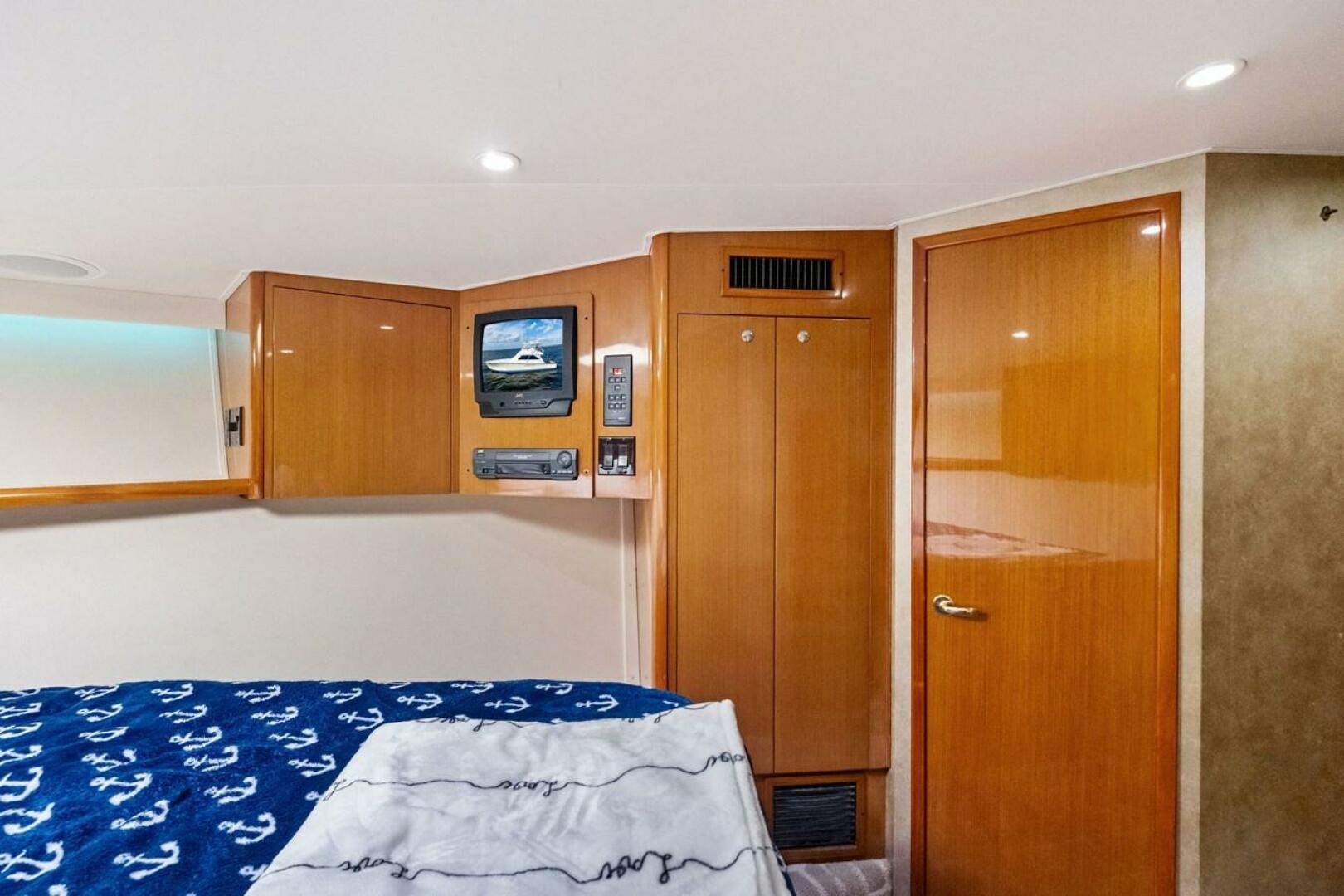 2001 Viking Sportfish - Image 36