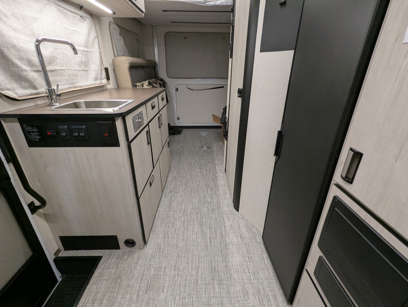 2027 Winnebago Elora 19DC - Image 19