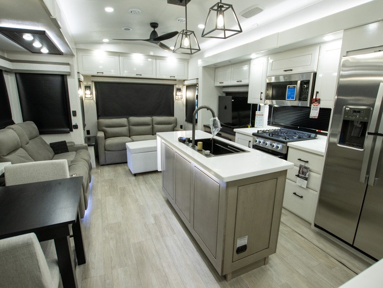 2026 Jayco Pinnacle 32RLTS - Image 5