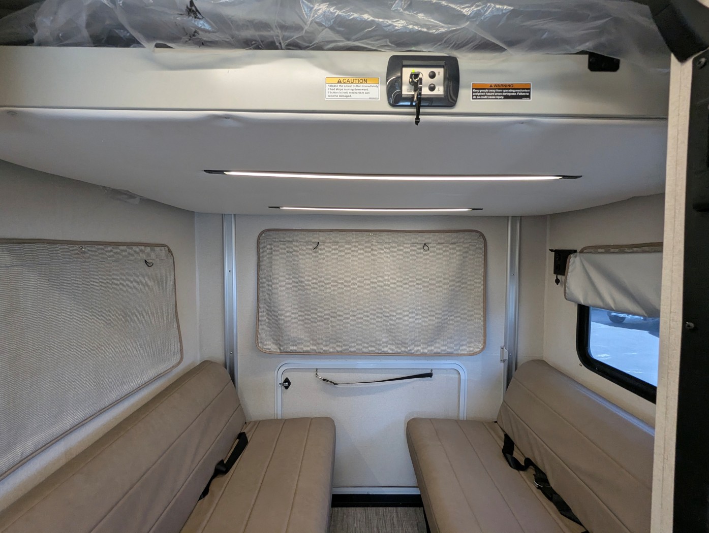 2027 Winnebago Elora 19DC - Image 21