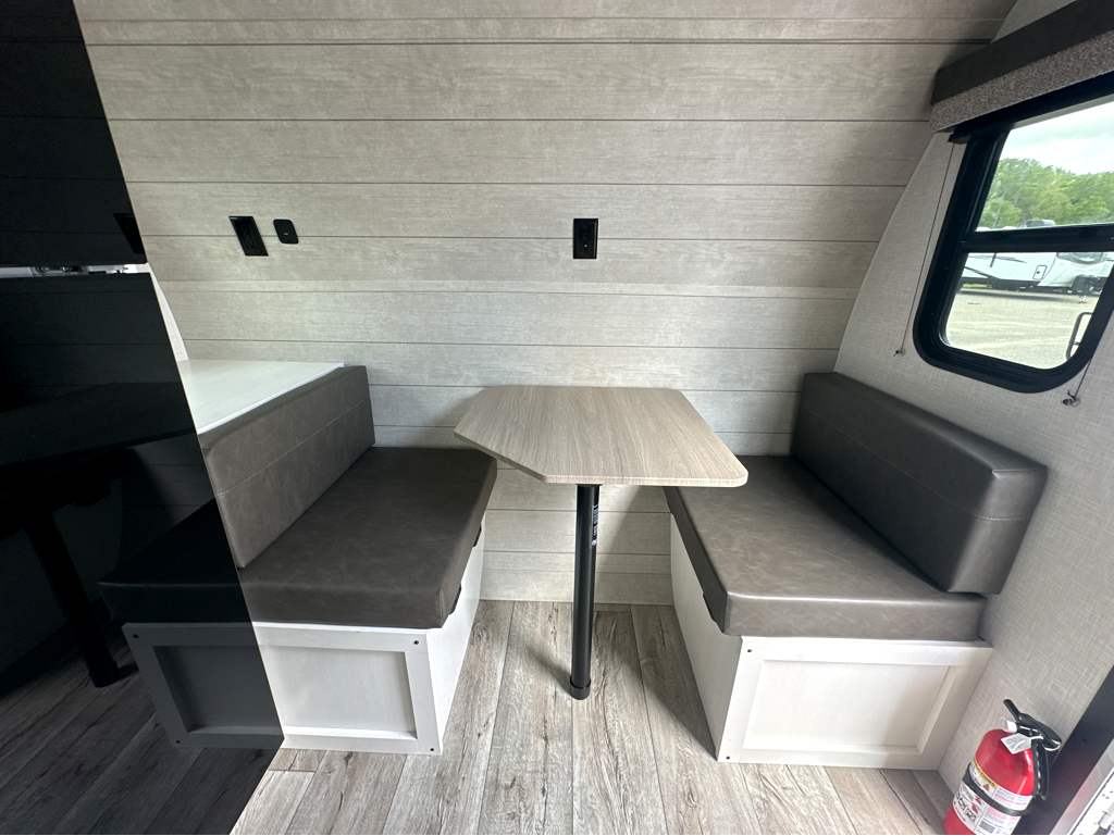 2026 VENTURE RV SIENNA 140VFD - Image 20