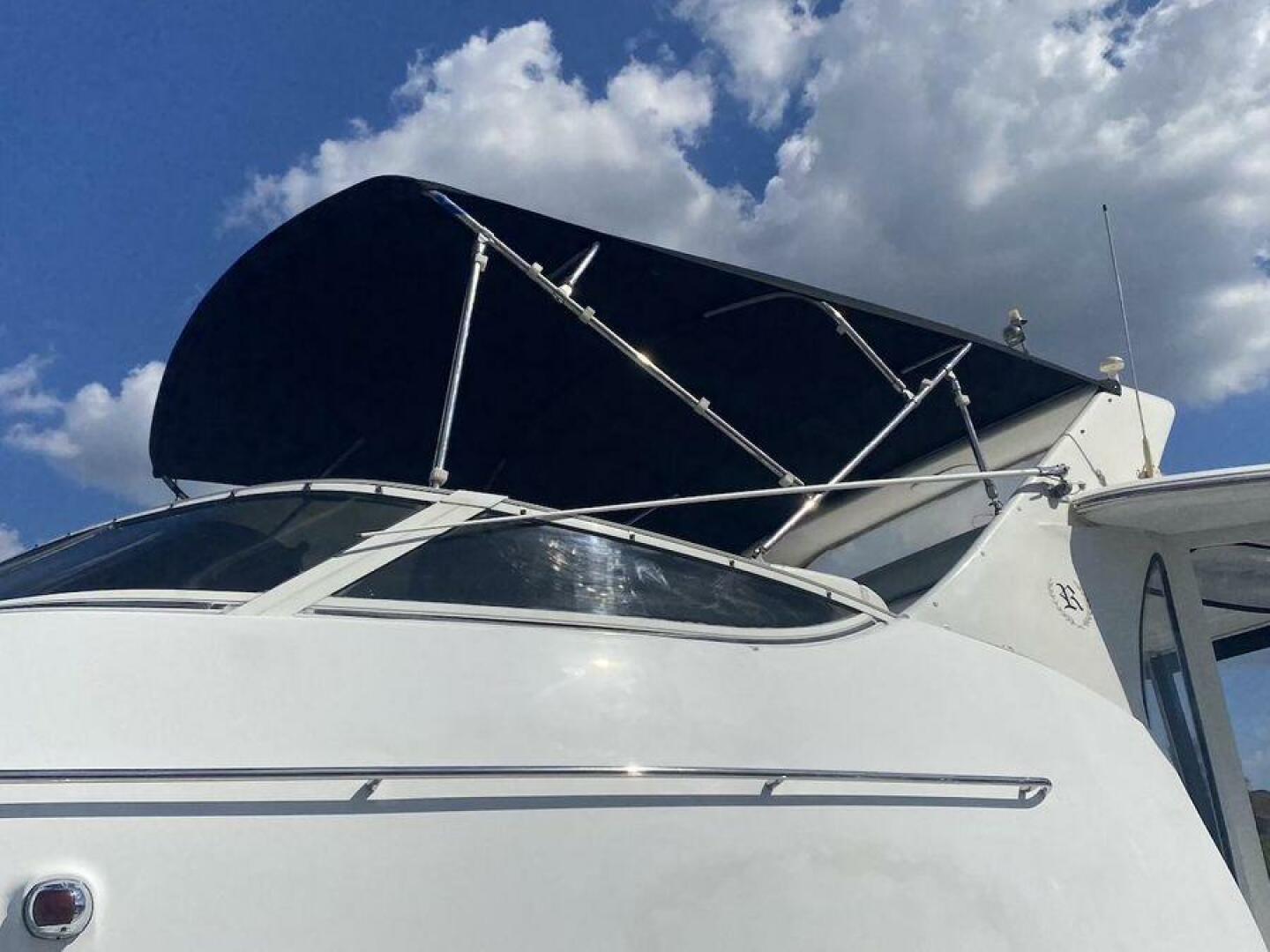 2000 Carver 396 Motor Yacht - Image 11